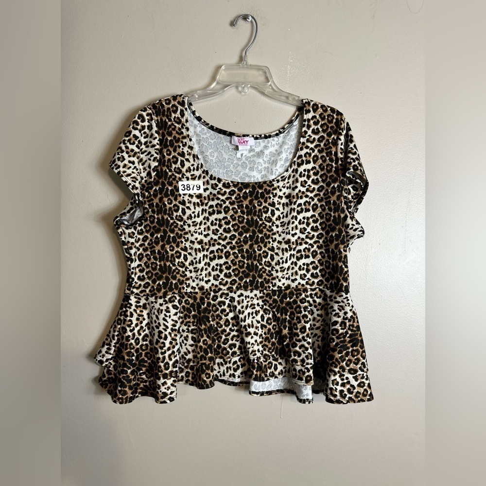 Lucky diamond 3 xlarge animal print preowned  22 p2p 25 length